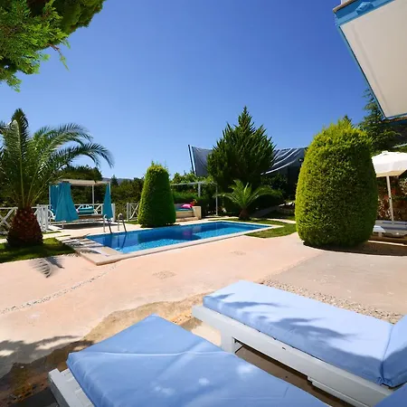 Mese Villa Kas
